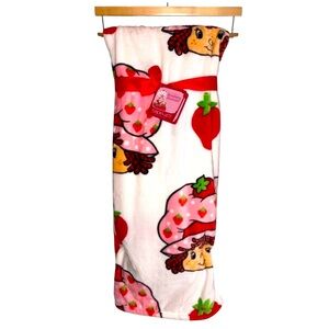 🍓🍰Strawberry Shortcake Throw Blanket